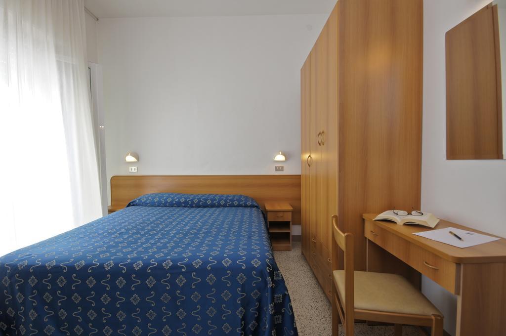 Hotel Fattori Cesenatico Cameră foto