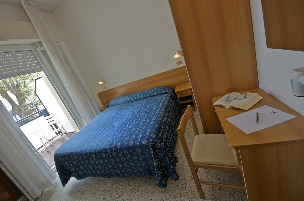 Hotel Fattori Cesenatico Cameră foto